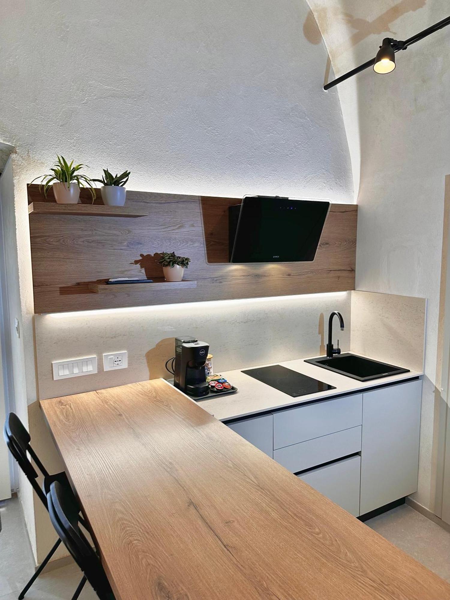 Room2cento46 *